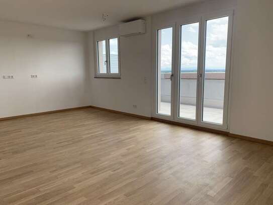 3 Zimmer-Penthousewohnung mit Alpenpanoramaterrasse und Einbauküche