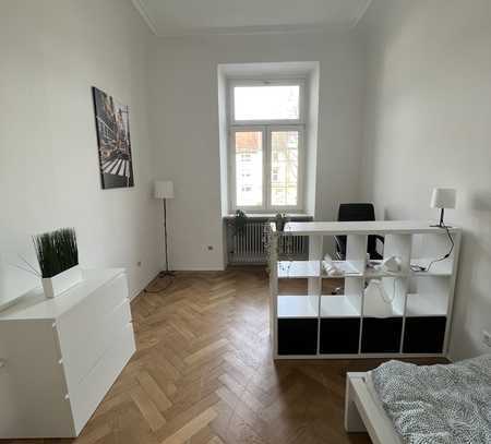 Schönes möbliertes Zimmer in 6er WG 1.OG Zi. A