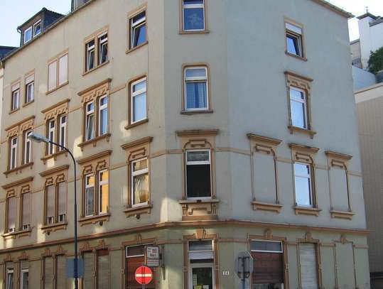 Helle 2-Zimmer-Maisonette-Dachgeschosswohnung mit Skylineblick