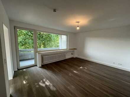 Schicke 3-Zimmer-Wohnung ( mit großer Küche ) im 2. OG mit Balkon sucht Nachmieter , DU - Neumühl