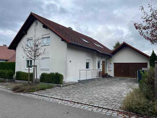 Geräumiges, preiswertes 8-Zimmer-Zweifamilienhaus in Tuttlingen-Nendingen mit Ausbaupotenzial