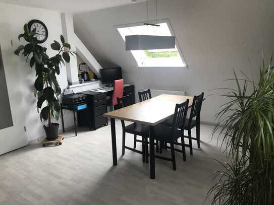 Freundliche und modernisierte 3-Raum-DG-Wohnung in Dortmund-Oestrich