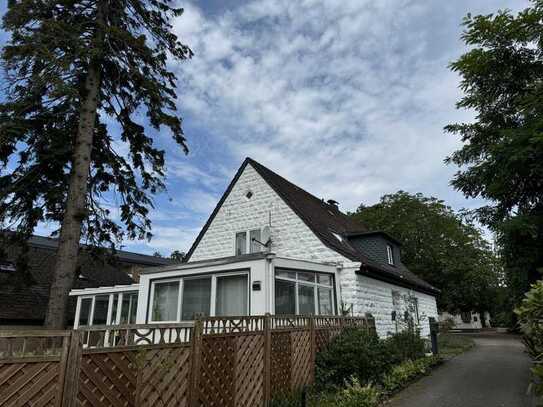 Großes Haus mit Einliegerwohnung in zentraler Lage