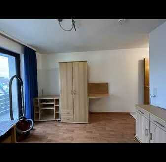 Geschmackvolle 1-Raum-Wohnung mit Balkon und Einbauküche in Nellingen