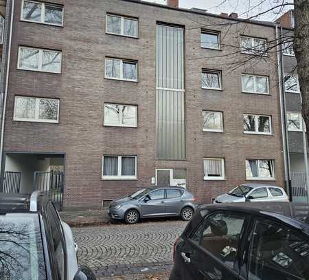 Schöne 3,5-Zimmer-Wohnung mit gehobener Innenausstattung mit Balkon in Duisburg
