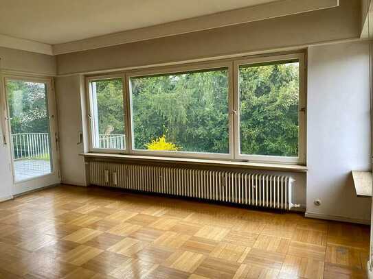 BAD HOMBURG! Top Gelegenheit in ruhiger Villenlage - 4-Zi.Whg. mit Kamin und Balkon, WG-geeignet!