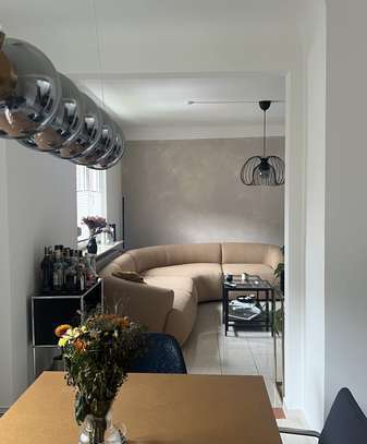 Modernisierte 3-Zimmer-Wohnung mit Balkon und Einbauküche in Stuttgart