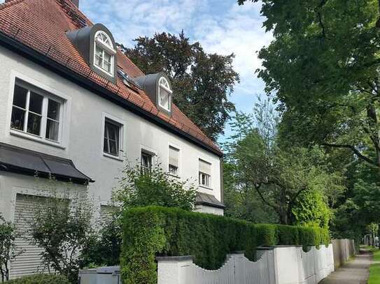 -- BESTES HARLACHING -- Gepflegte und top aufgeteilte 3-Zimmer-Wohnung mit Balkon & Einbauküche