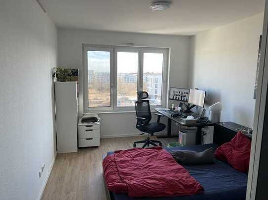 Geschmackvolle 2-Zimmer-Dachgeschosswohnung mit geh. Innenausstattung mit Balkon und EBK in Mainz