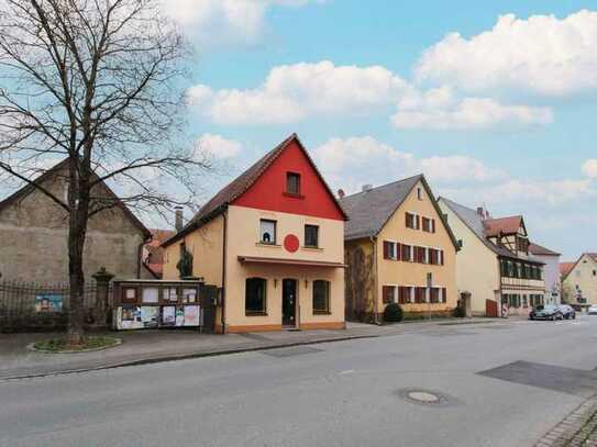 Haus als Gewerbe oder Wohnhaus mit 2 Freistellplätzen in Ammerndorf