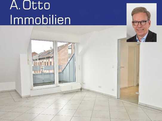 Krefeld - Hüls, moderne und hochwertige Dachgeschoss Wohnung , inkl. neuer Einbauküche und Balkon