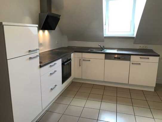 Gepflegte 4-Zimmer Altbau-Maisonette-Wohnung, 86m2, ruhig + zentral
