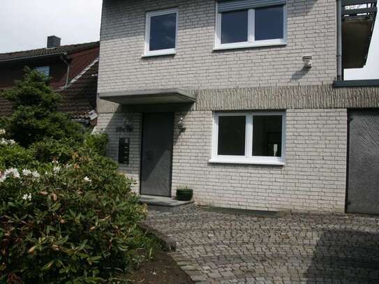 Großzügige, helle 2-Zimmer Maisonette Wohnung im Dachgeschoss 2 Fam. Haus