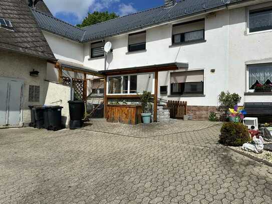 Einfamilienwohnhaus mit kleinem Gartengrundstück und Freisitz in Kirchwald