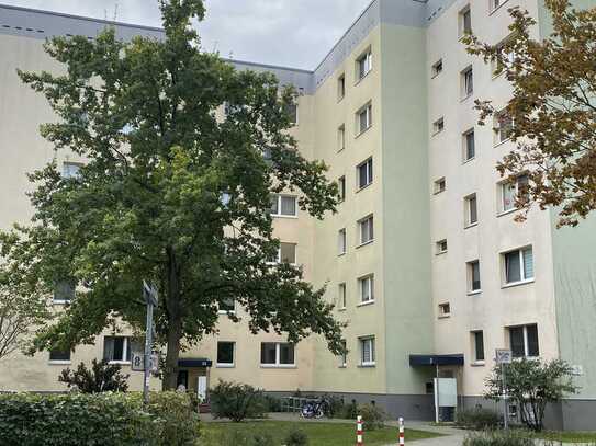 Gut geschnittene 2-Zimmerwohnung mit Balkon in Berlin-Treptow