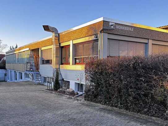 Halle / Werkstatt mit Rampe