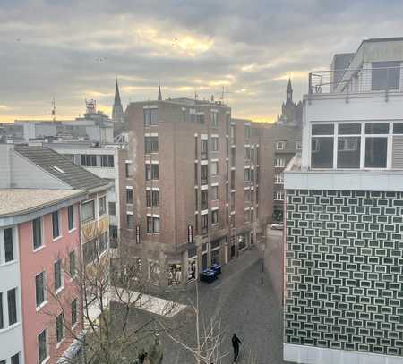Helle Dachgeschosswohnung mit Blick über Aachens Dächer