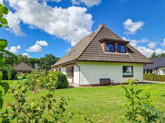 Großzügiges Ein- oder Zweifamilienhaus in ruhiger Lage