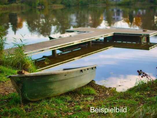 *DISKRETE VERMARKTUNG* Einfamilienhaus auf Wassergrundstück mit Steg!