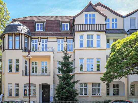 Schöne 2-Raum-Wohnung mit Balkon/Garten + EBK im begehrten Stadtfeld-Ost