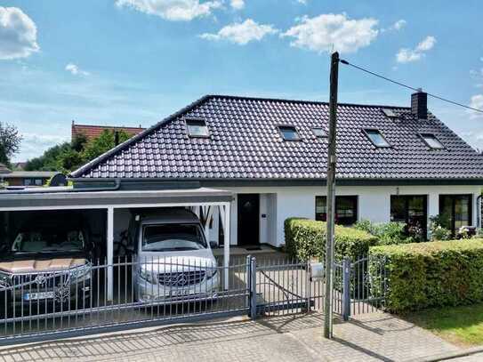 Wohnhaus mit Einliegerwohnung und einzigartigen Blick in die Natur!