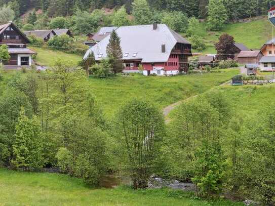 Erholung pur! Idyllisch am Bach gelegenes Bauernhaus mit tollem Ausbaupotential!