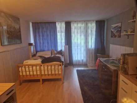 Ansprechende 1-Raum-Erdgeschosswohnung mit EBK und Balkon sowie Pool in Sankt Englmar