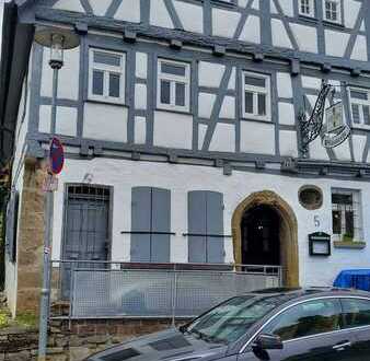 Schmuckes Fachwerkgebäude mit 5,5 % Rendite