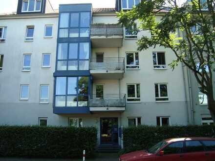 * KÖLN-RADERBERG * Gepflegte 2-Zimmerwohnung mit Balkon und Tiefgaragenstellplatz