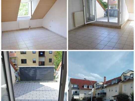 +++ Sofort beziehbare 2-Zi.-Dachgeschosswohnung mit Einbauküche, TG-Stellplatz und Dachterrasse +++