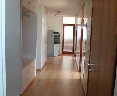 Renovierte 3,5-Zimmer-Wohnung mit Balkon und Einbauküche in Neusäß - befristet auf 2 Jahre