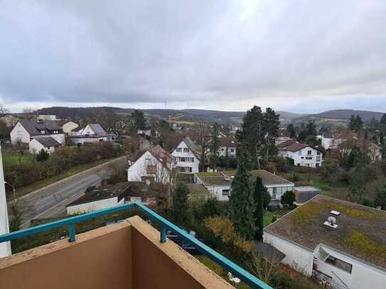 Schöne 2 Zimmerwohnung mit Balkon und toller Aussicht