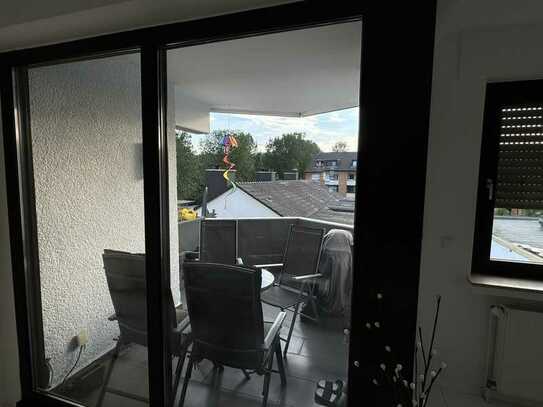 Helle 3,5-Zimmer-Wohnung mit Balkon und Tiefgarage zur Miete in RE-Hochlarmark