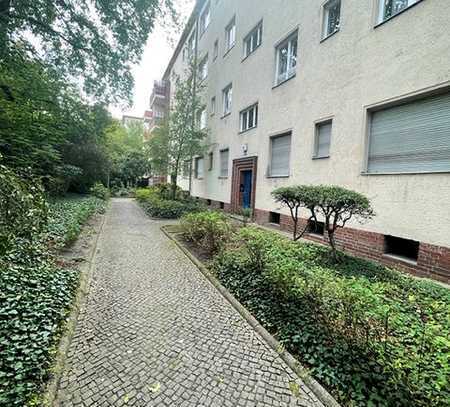 2 Zimmer, saniert,bezugsfrei, mit Balkon, laufnah zum S-Bahnhof Sundgauer Str.