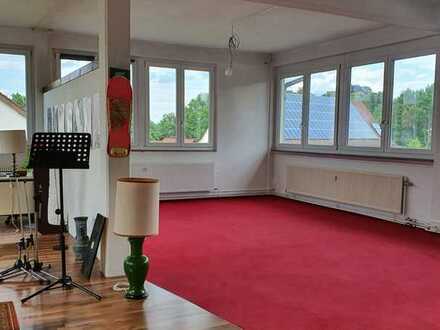 Gepflegte Looft-Wohnung 2,5 Zi , Büro oder Atelier, mit Balkon in Unterensingen