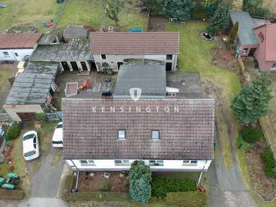 Schönes Doppelhaus mit großem Grundstück und viel Nebengelass in ruhiger und idyllischer Lage!