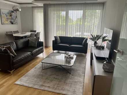 Exklusive und sehr hochwertige 4-Zimmer-Wohnung mit EBK und Garten in Frankfurt-Kalbach