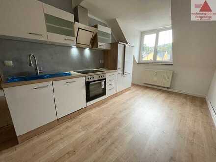 Maisonette-Wohnung mit neuer Einbauküche im Dachgeschoss