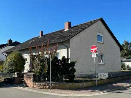 Gepflegtes Einfamilienhaus in sehr ruhiger Wohnlage mit zehn Zimmern in Lambsheim mit Garten