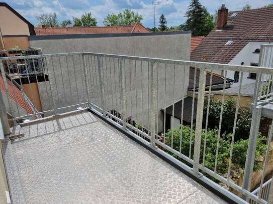 Erstbezug! Tolle 3 Zimmerwohnung mit großer Eßküche und Balkon