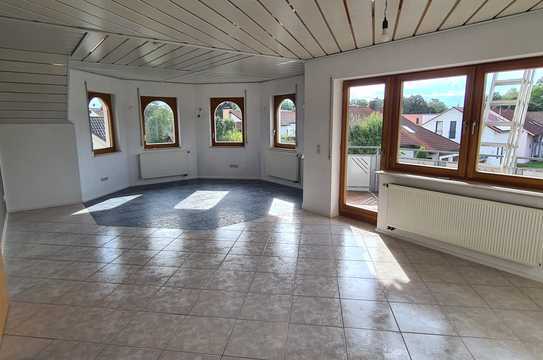 helle 87m² 3,5-Zimmer DG Whg, ruhige Lage in Ergenzingen, Balkon