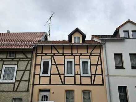 Kleines, sanierungsbedürftiges Reihenhaus in Schlotheim zu verkaufen :)