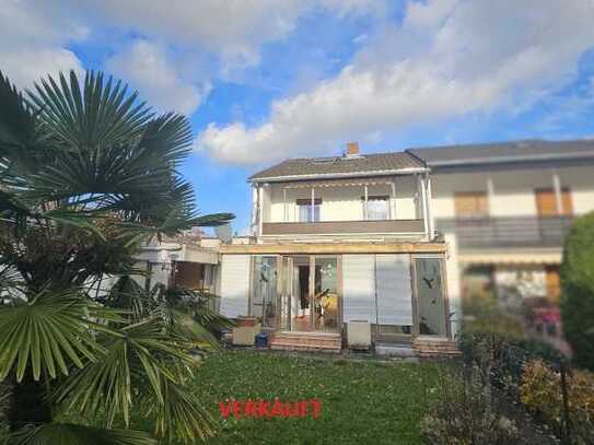 Reihenendhaus mit Wintergarten in begehrter Lage