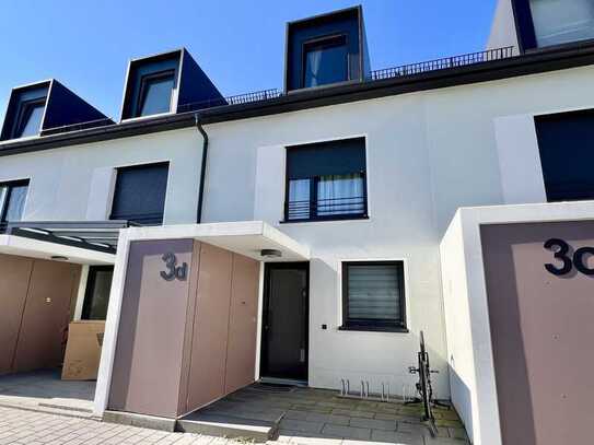 ENERGIEEFFIZIENTES REIHENMITTELHAUS IN BURGKIRCHEN ! CARPORT - ÜBERDACHTE TERRASSE - EBK