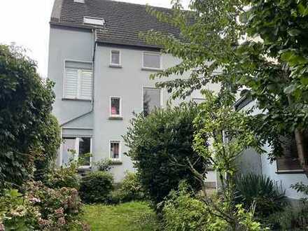 NEU**2024 renovierte schöne 3 Z KDB Wohnung inkl. Terrasse+Garten (Solingen-Mitte)**