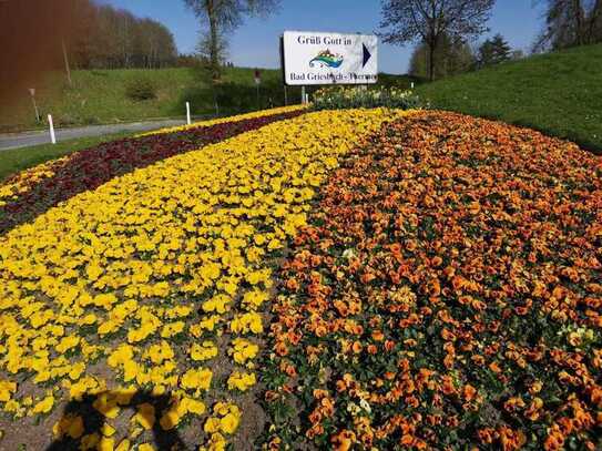 ***Erschlossenes Baugrundstück mit genehmigtem Wohnprojekt (2 DH) in der Thermal-und Golfstadt***