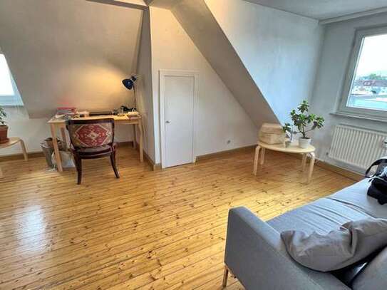 BA Nähe Uni Feki 2 Zimmer DG Wohnung