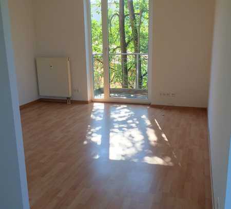 Freie gemütliche 2-Zimmer-Wohnung in Dresden-Löbtau mit Balkon