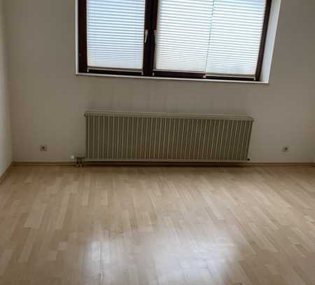 Attraktive und gepflegte 1 ZKB-Souterrain-Wohnung in Dannstadt-Schauernheim