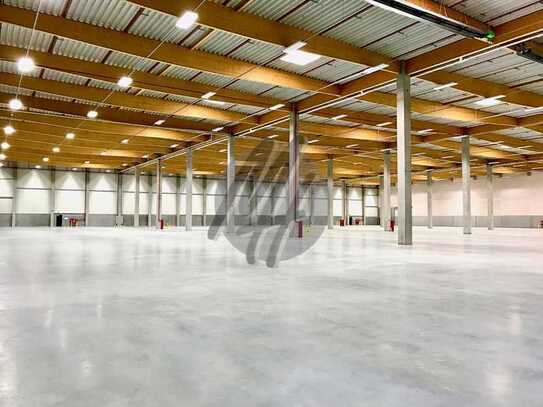 KEINE PROVISION ✓ SCHNELL VERFÜGBAR ✓ RAMPE + EBEN ✓ Lager (8.000 m²) mit Büro (600 m²)